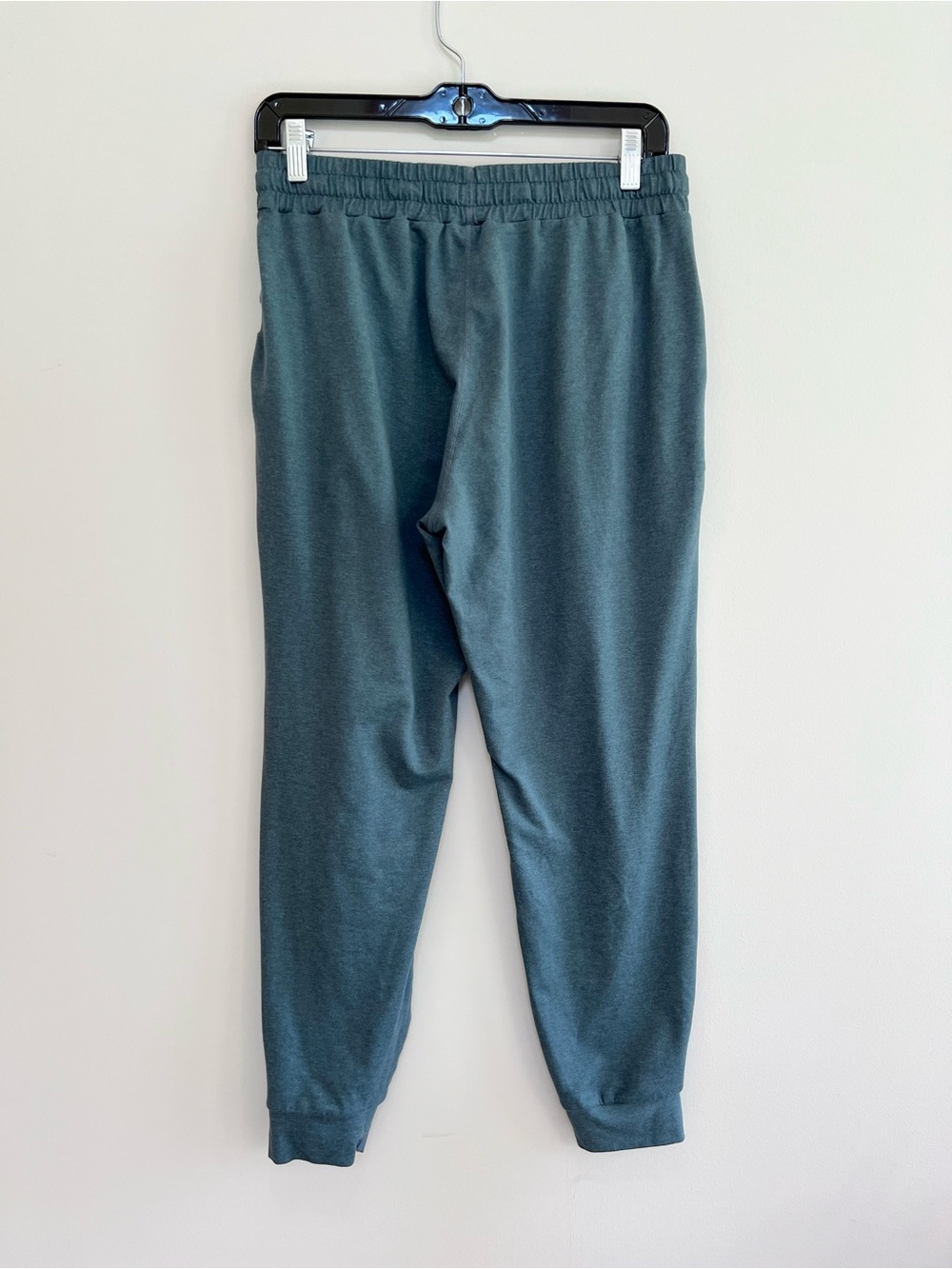 Vuori Performance Mid-Rise Jersey Knit Slim Jogger Pants Pockets Teal, Medium - Picture 3 of 7